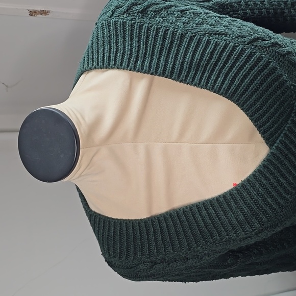 🙋🏻Green sweater💚 - Picture 5 of 5